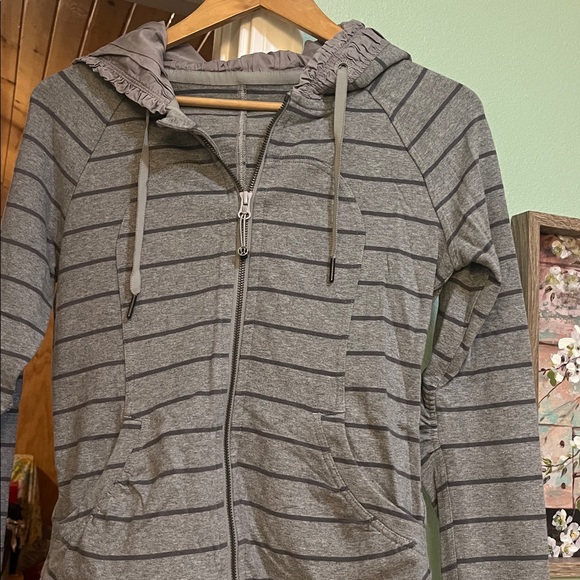 lululemon athletica Jackets & Blazers - Lululemon Movement Jacket size 6